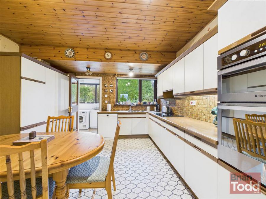 8 Heathdor Drive 8 Heathdor Drive
