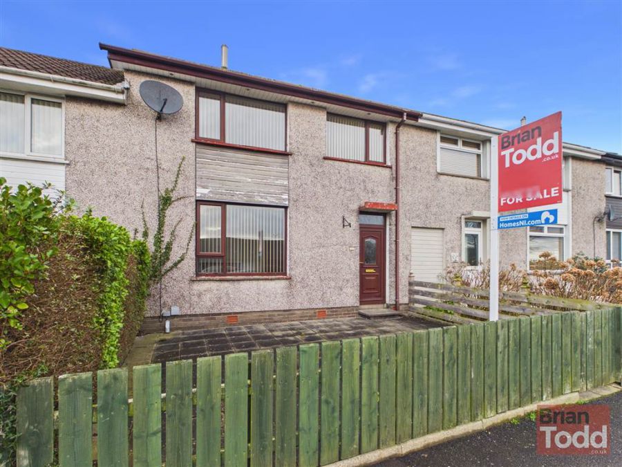 10 Seacliff Road, Larne, BT40 1TG
