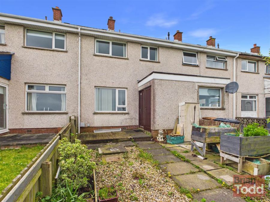 16 Blackcave Park, Larne, BT40 1TZ