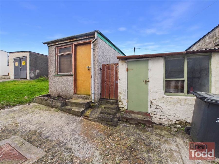 37 Kitcheners Avenue