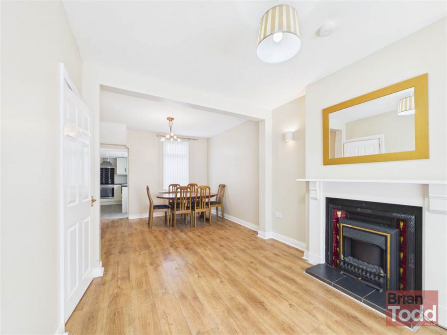 37 Kitcheners Avenue