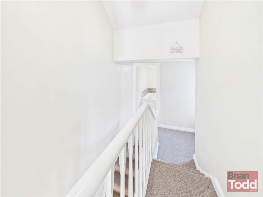 37 Kitcheners Avenue