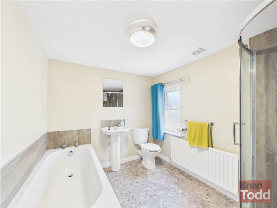 37 Kitcheners Avenue