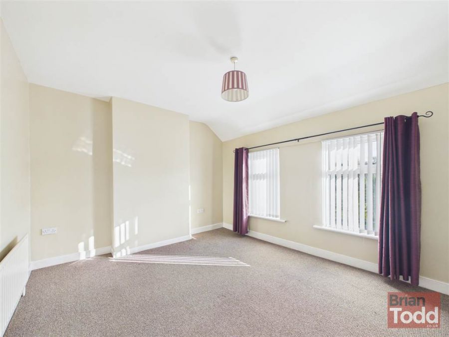 37 Kitcheners Avenue