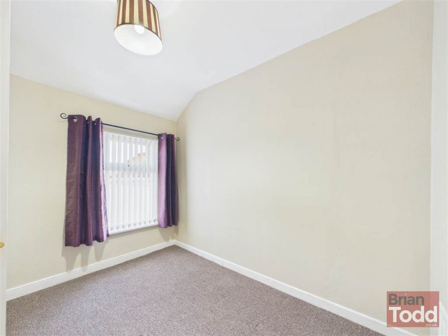 37 Kitcheners Avenue