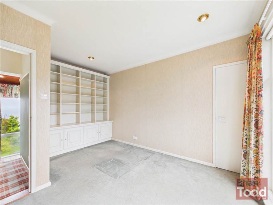 Lauriston, 8 Whin Road