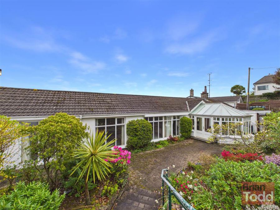 Lauriston, 8 Whin Road