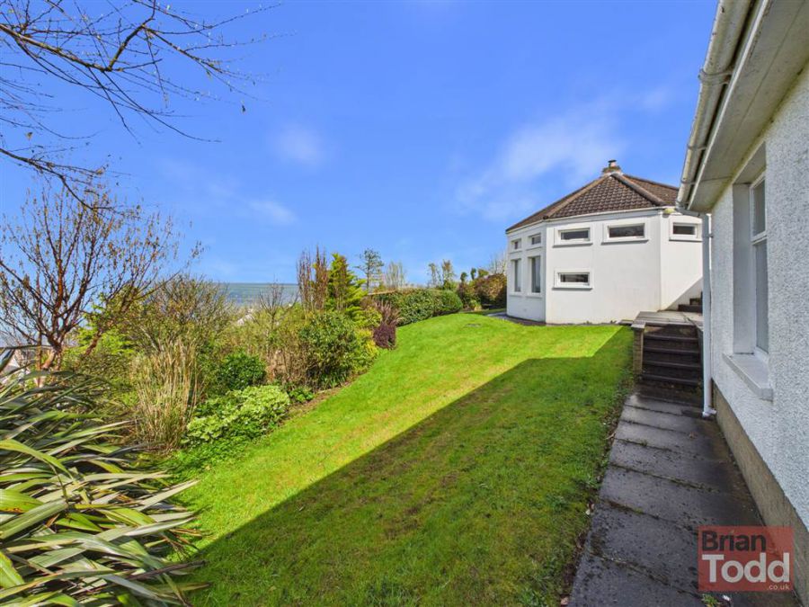 Lauriston, 8 Whin Road