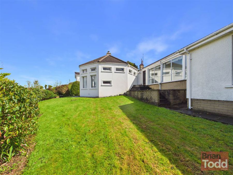 Lauriston, 8 Whin Road