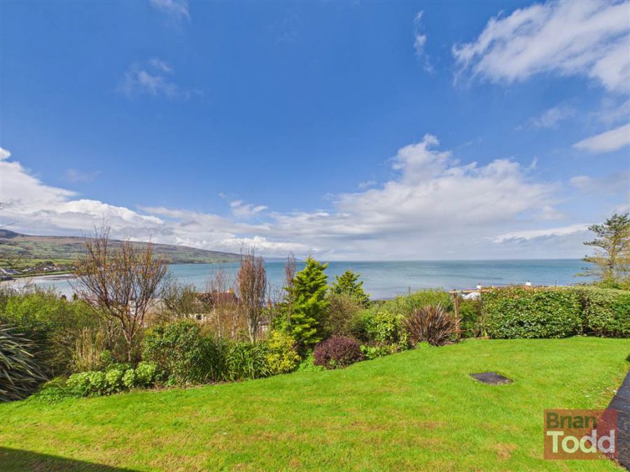 Lauriston, 8 Whin Road