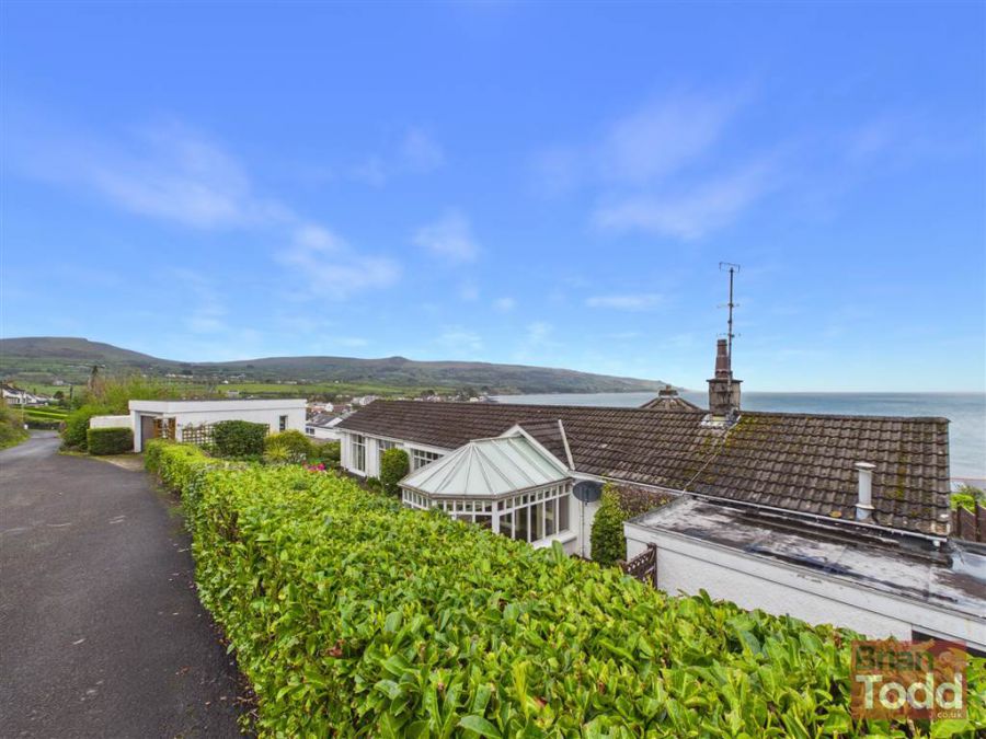 Lauriston, 8 Whin Road