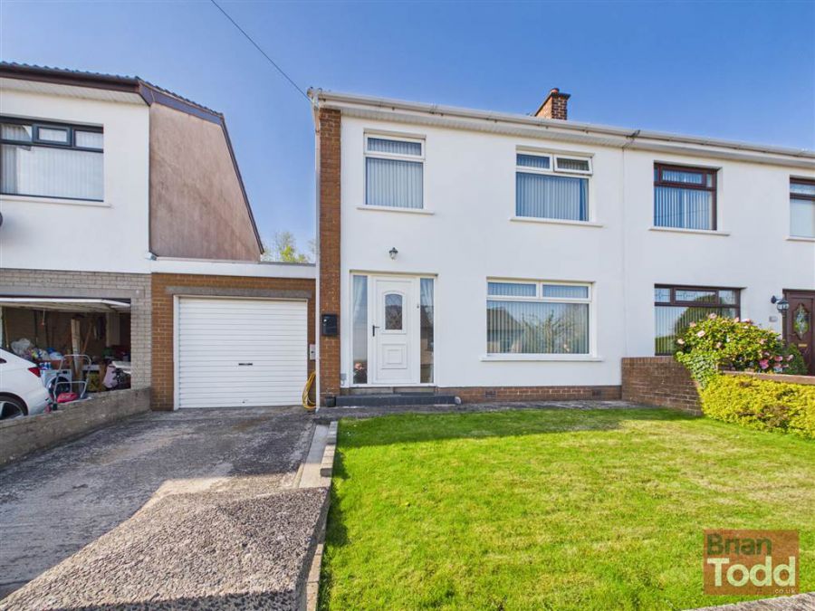 11 Parkmount Gardens, Larne, BT40 1QN