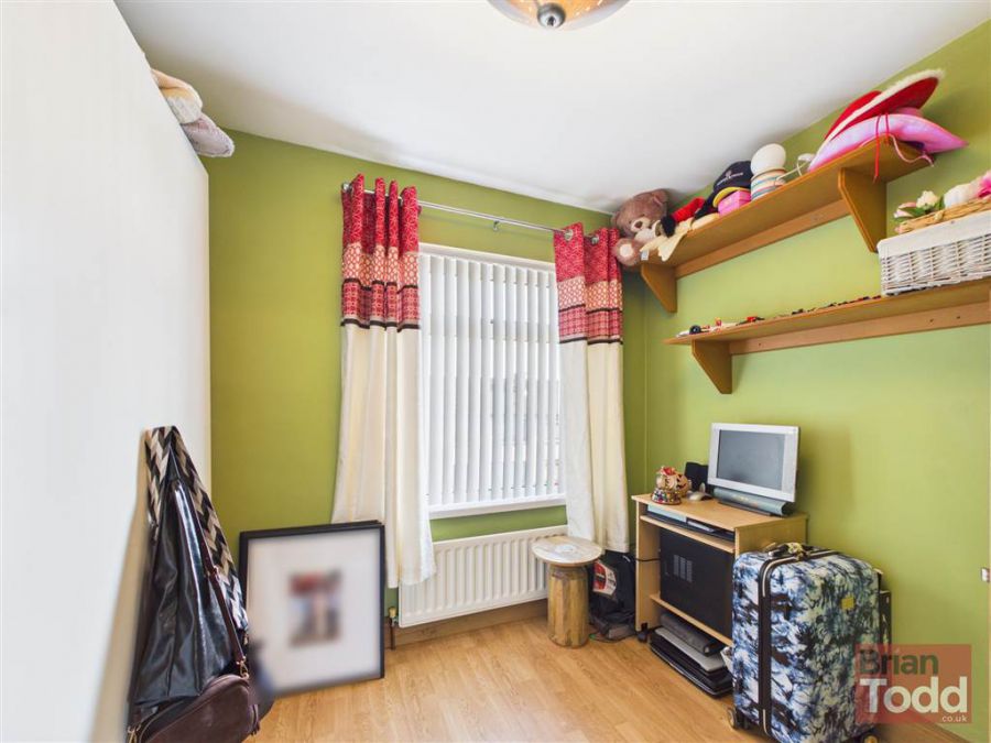 11 Parkmount Gardens