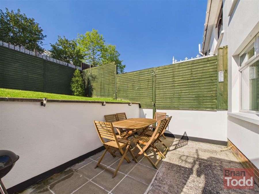 11 Parkmount Gardens