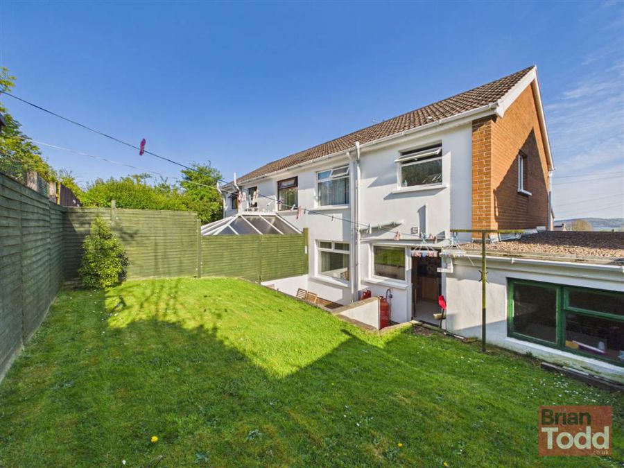 11 Parkmount Gardens