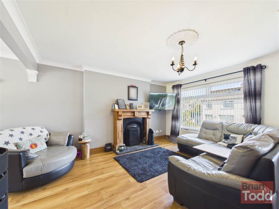 11 Parkmount Gardens