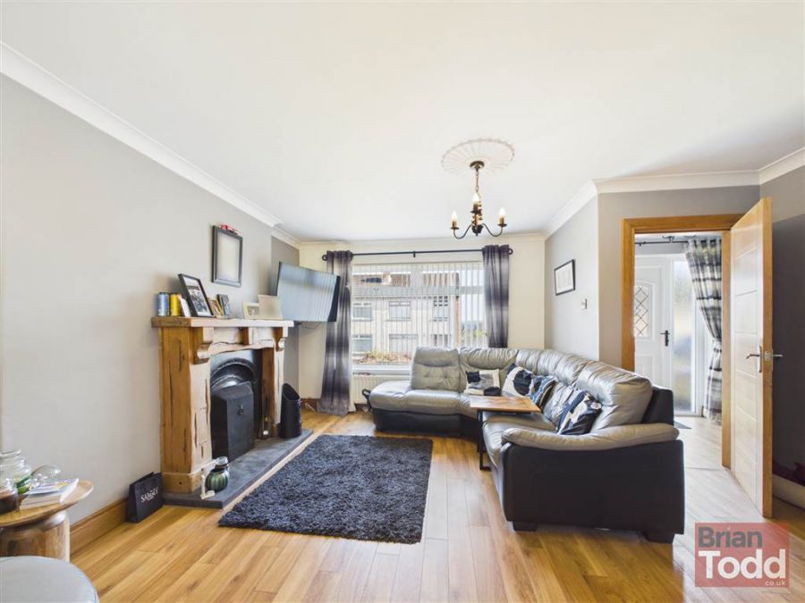 11 Parkmount Gardens