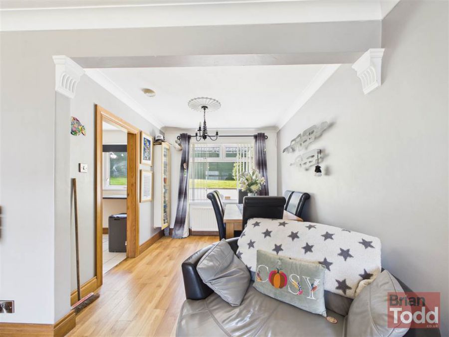 11 Parkmount Gardens