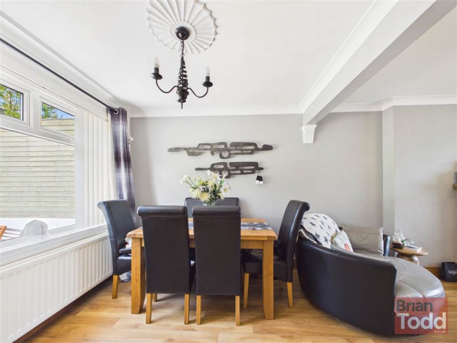 11 Parkmount Gardens