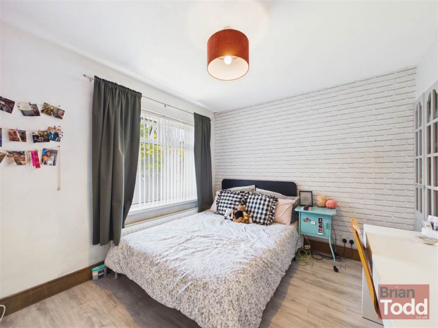 11 Parkmount Gardens