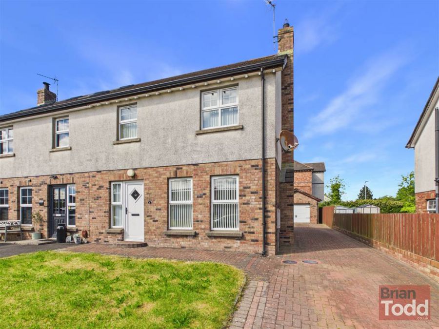 8 Lindara Park, Larne, BT40 2GD
