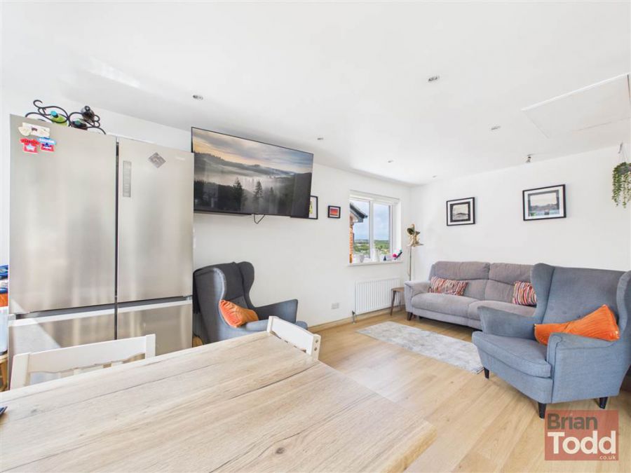 19 Inver Heights