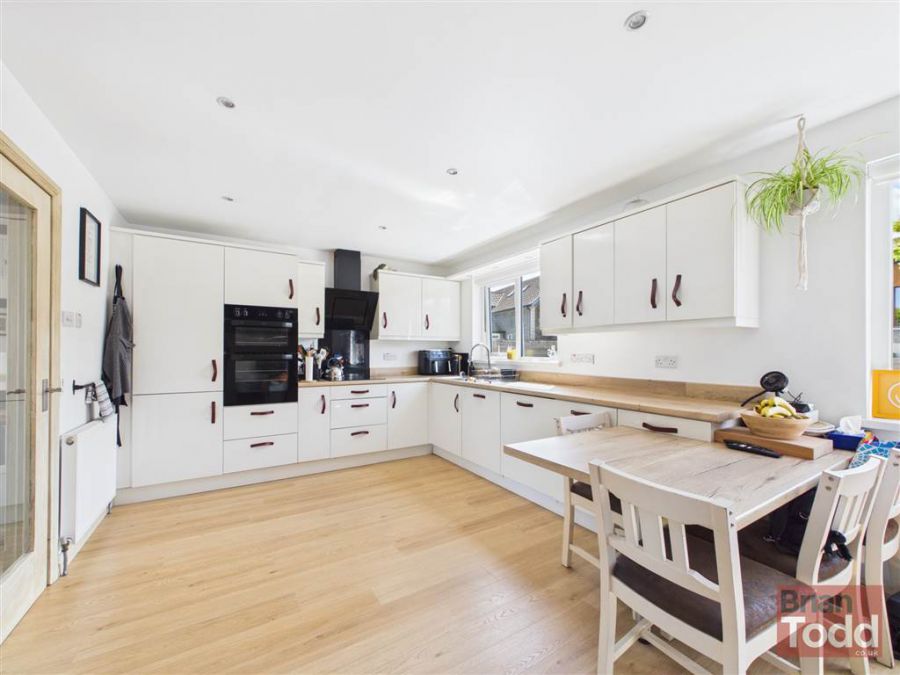 19 Inver Heights