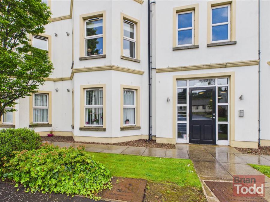 32 Corran Mews