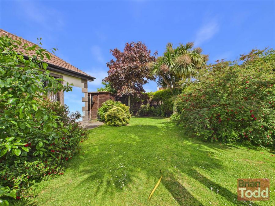 81 Croft Manor