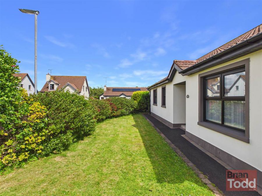 81 Croft Manor