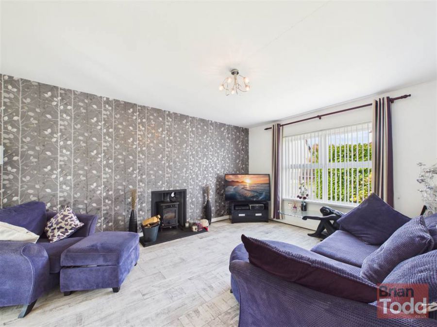 81 Croft Manor