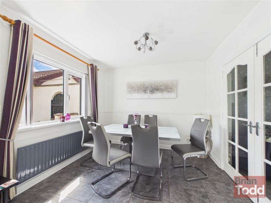 81 Croft Manor