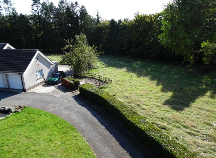 24 Tullynagee Road