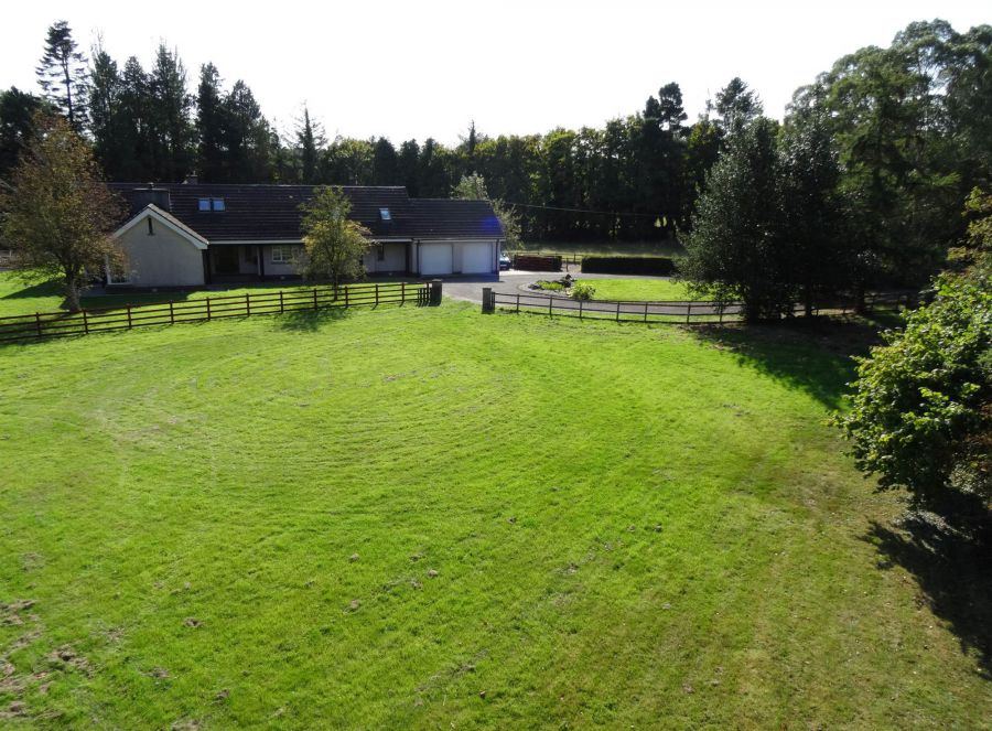 24 Tullynagee Road