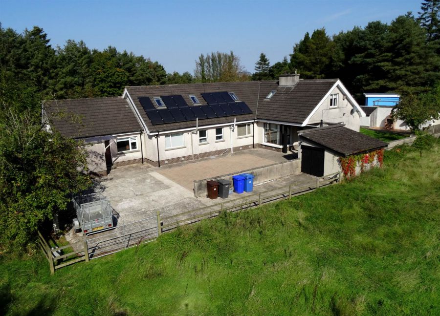 24 Tullynagee Road