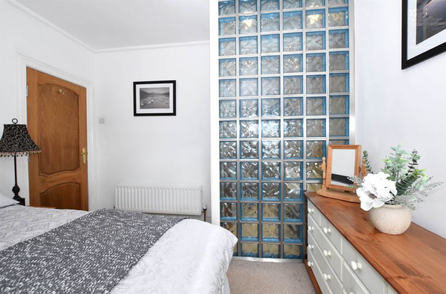 DIAMOND TERRACE, 8b Victoria Avenue