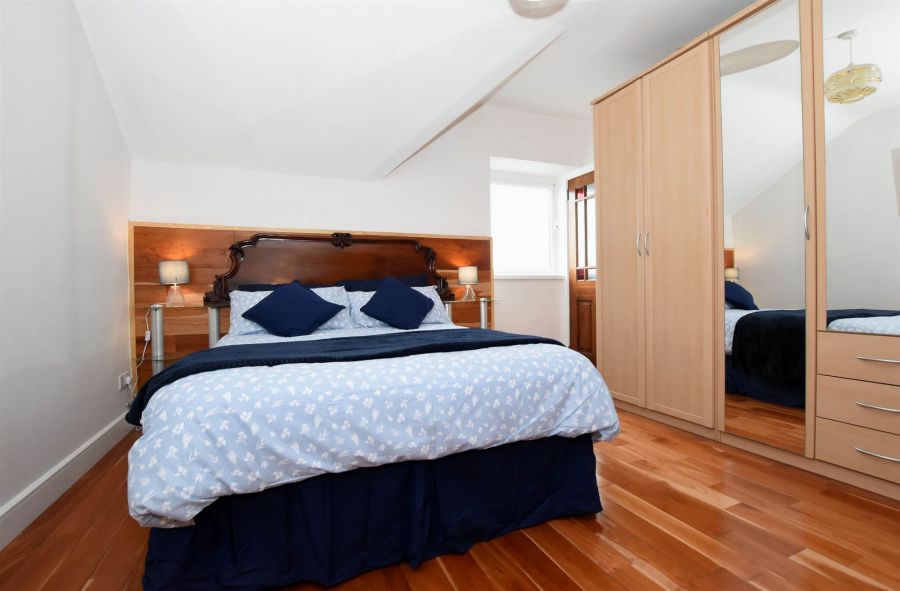 DIAMOND TERRACE, 8b Victoria Avenue