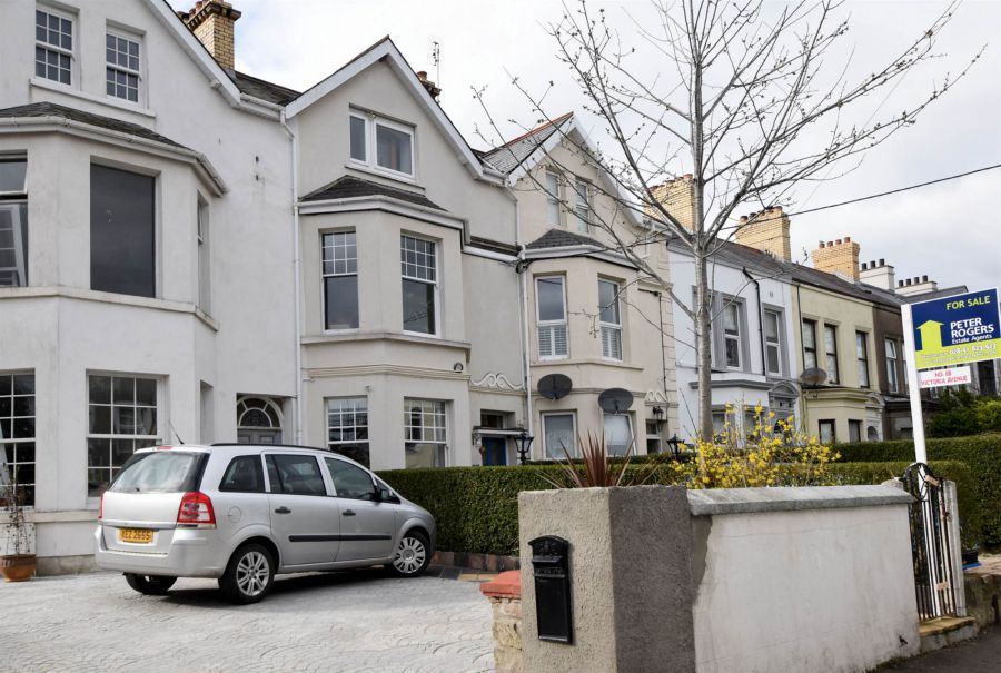 DIAMOND TERRACE, 8b Victoria Avenue