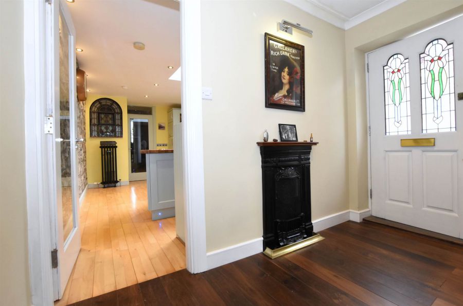 DIAMOND TERRACE, 8b Victoria Avenue