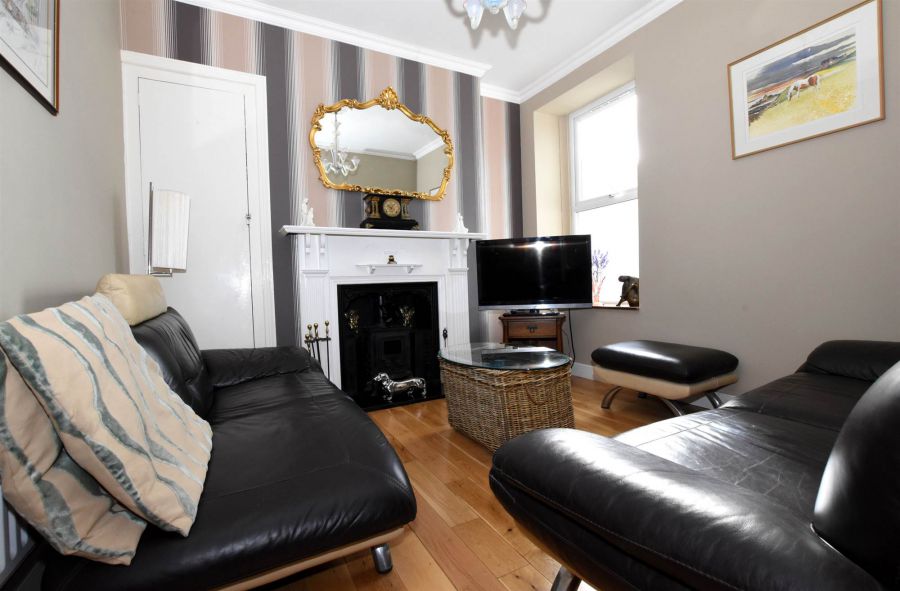 DIAMOND TERRACE, 8b Victoria Avenue