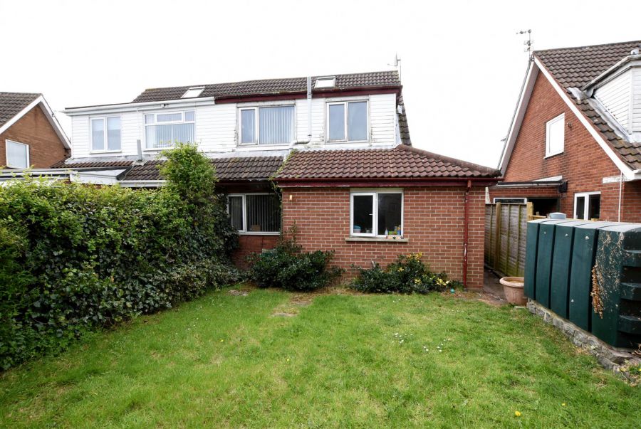 17 Chesterbrook Crescent