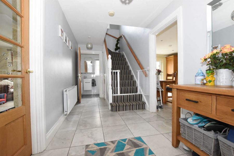 14 Tullynagardy Avenue