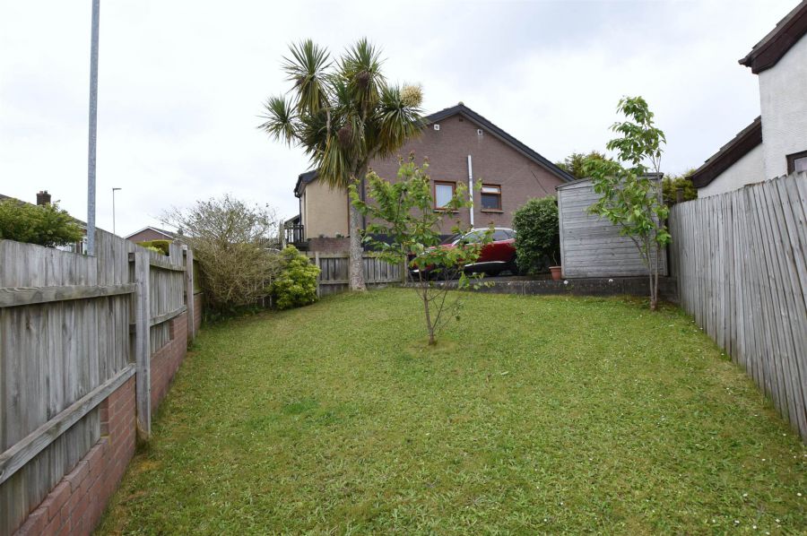 9 Mandeville Avenue