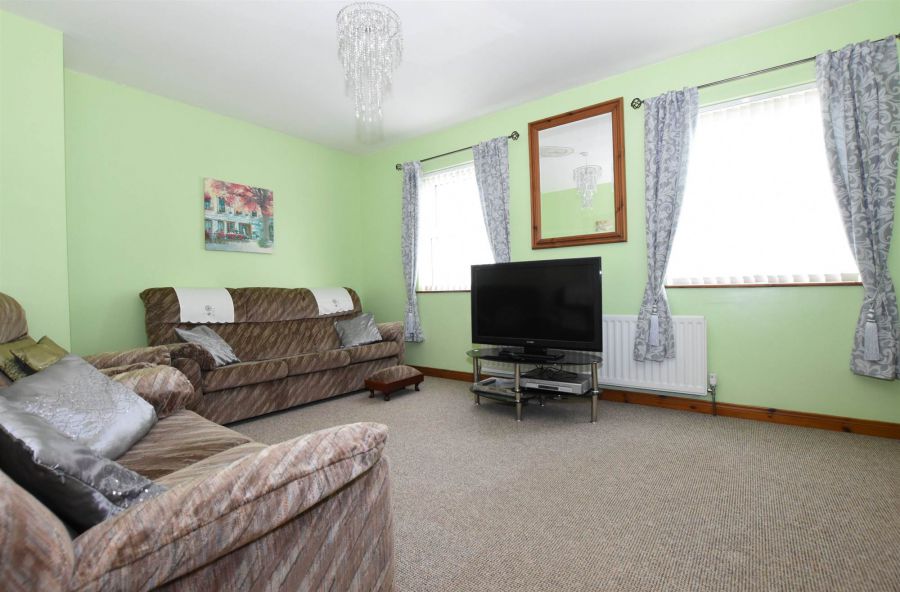 9 Cairndore Way