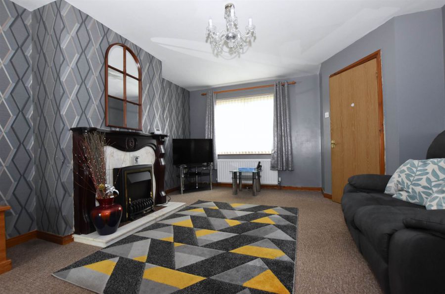 9 Cairndore Way