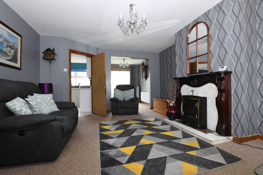 9 Cairndore Way