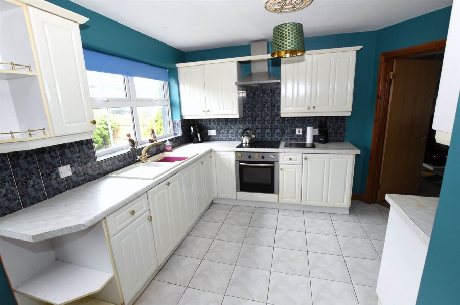 9 Cairndore Way