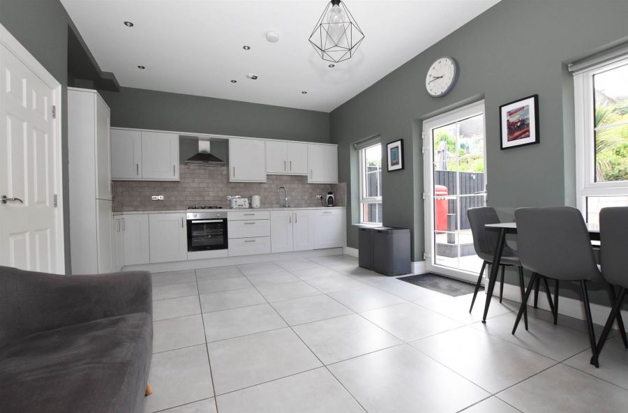 16 Blackwood Crescent