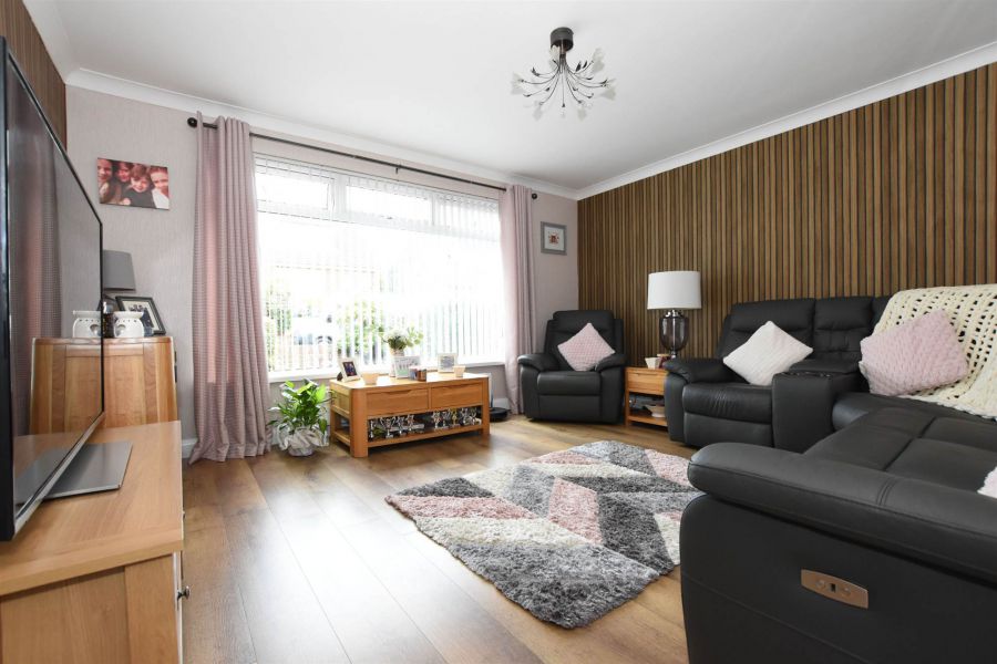 48 Dermott Crescent