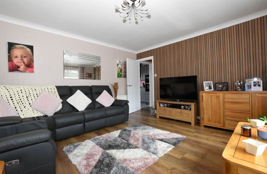 48 Dermott Crescent